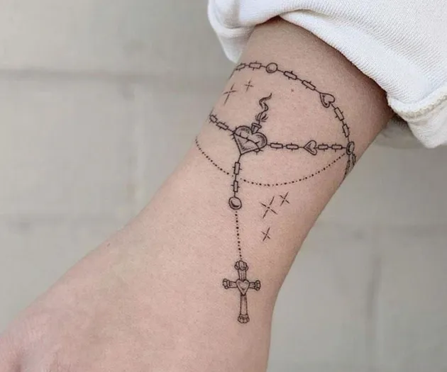 Hinh xam vong tay chuoi hat