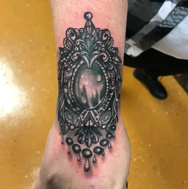 Hinh xam vong tay nam y nghia