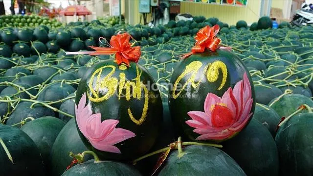 Dưa hấu với ruột đỏ vỏ xanh là sự kết hợp hoàn hảo của âm dương