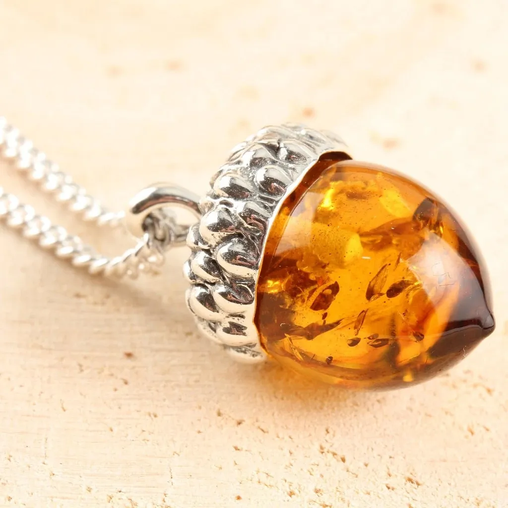 Tác dụng phong thủy của hổ phách mang lại sự bình an