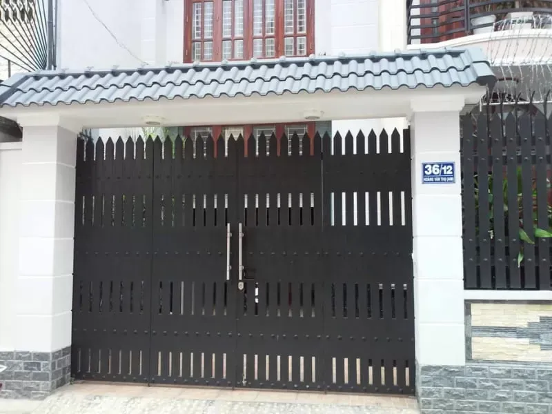 Sơ đồ minh họa cách đo chiều rộng lọt lòng cho cửa cổng chính xác nhất