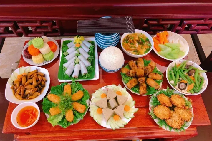 Mâm cỗ chay cúng rằm tháng 7 năm 2026 chuẩn phong tục Việt 13 Chuẩn bị mâm cỗ chay cúng rằm tháng 7 mang màu sắc hấp dẫn
