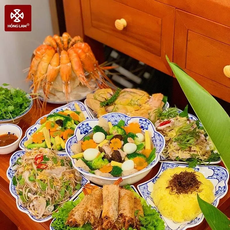 Mâm cỗ cúng rằm tháng giêng mặn với đầy đủ các món ăn truyền thống miền Bắc.