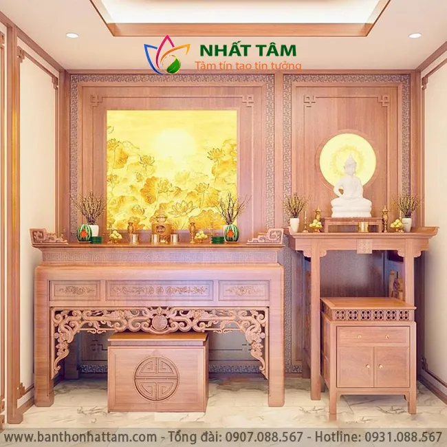 Gia chủ sử dụng bình phong gỗ cắt CNC để tạo vách ngăn bảo vệ phòng thờ