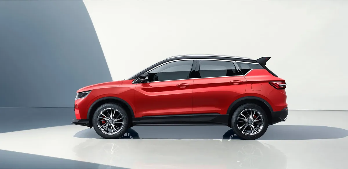 Màu xe hợp mệnh thổ 1976 là màu đỏ (hành Hỏa) giúp thu hút vượng khí, mang tới bình an trong mọi hành trình