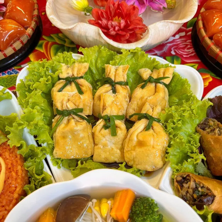 Đậu phụ túi tiền chay tượng trưng sung túc