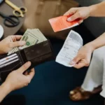 Mệnh Hỏa Bỏ Gì Vào Ví? Top 5 Phụ Kiện Thu Hút Tài Lộc, May Mắn