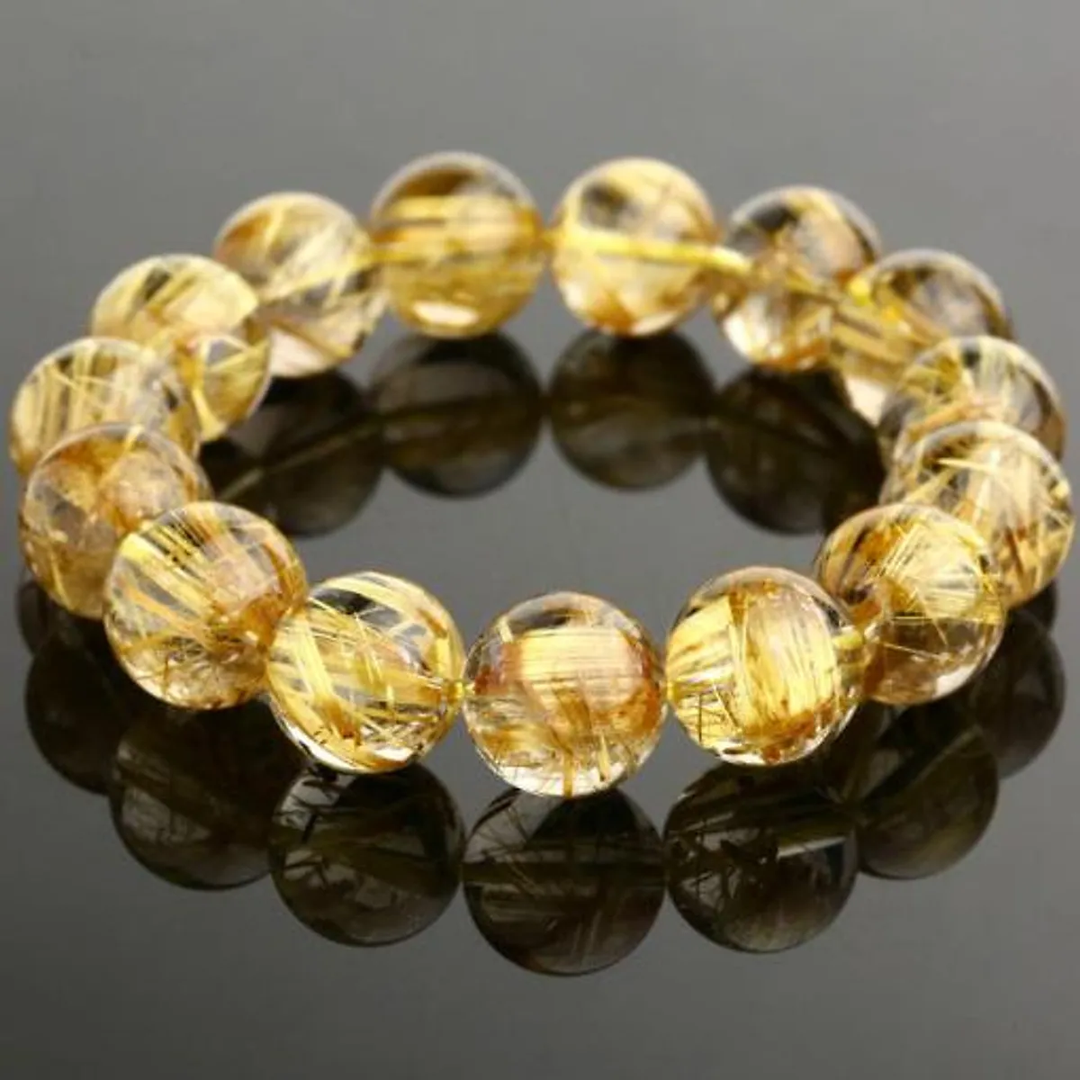 Vòng tay thạch anh tóc vàng cho người mệnh Kim