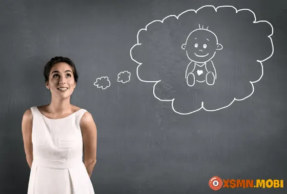 Hình minh họa người phụ nữ ôm bụng bầu trong khung cảnh tĩnh lặng