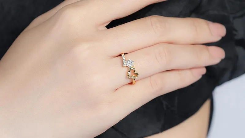 Mơ tặng nhẫn vàng cho người khác cũng là điềm lành cho chủ mộng