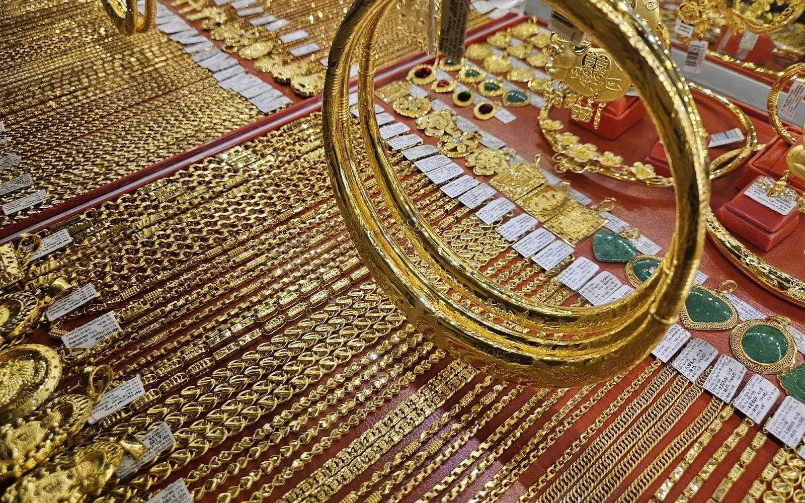 Giấc mơ về vàng trắng thường báo hiệu tin vui về tài chính