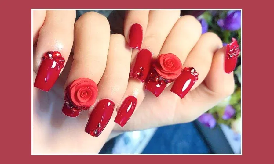 Mẫu móng vuông tone đỏ hợp mệnh Thổ