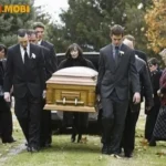 Nam giới hoang mang tỉnh giấc đổ nhiều mồ hôi sau khi trải qua giấc mộng nặng nề lúc nửa đêm