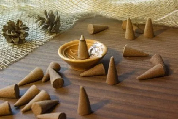 Đốt nụ trầm hương có công dụng gì trong đời sống?