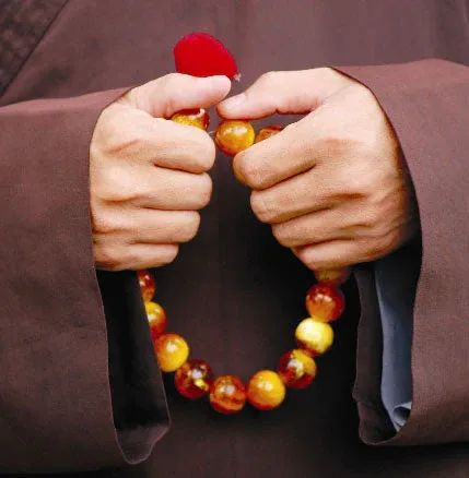 Vòng Trầm Hương 14 Hạt: Ý Nghĩa Phong Thủy Và Cách Chọn Đá Quý 2026 18 Trong phật giáo vòng đeo tay 14 hạt có ý nghĩa gì?