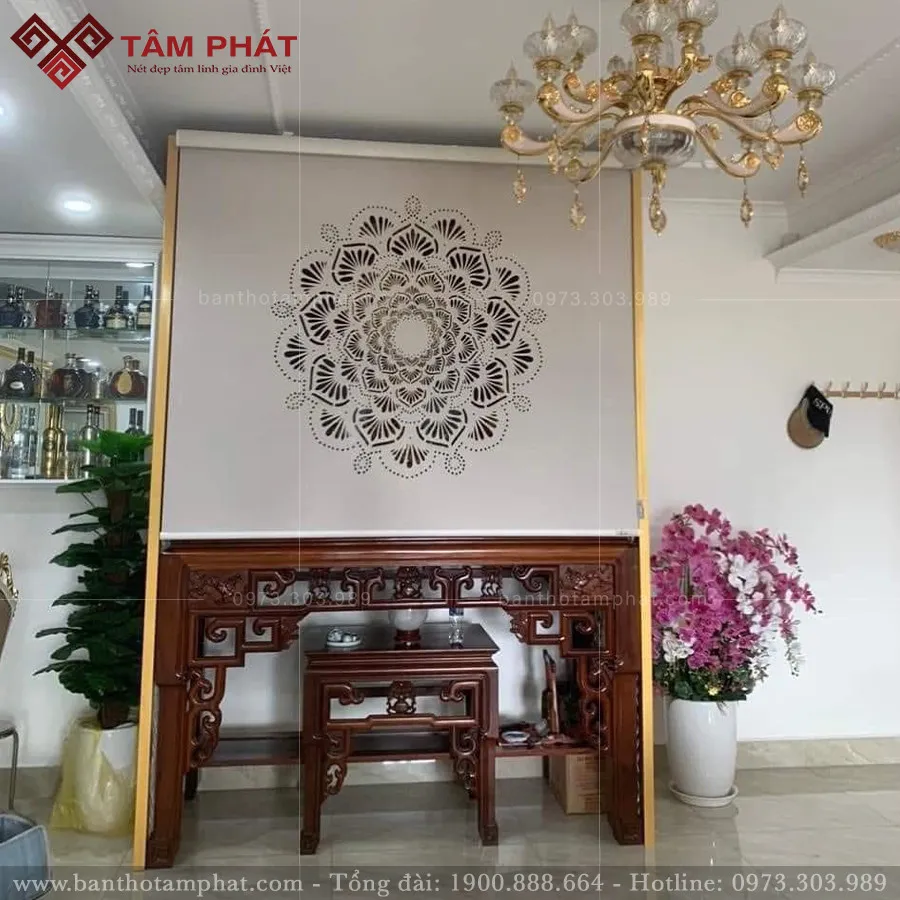 Rèm che bàn thờ vừa có tác dụng chắn sáng ngăn bụi và tốt cho phong thuỷ