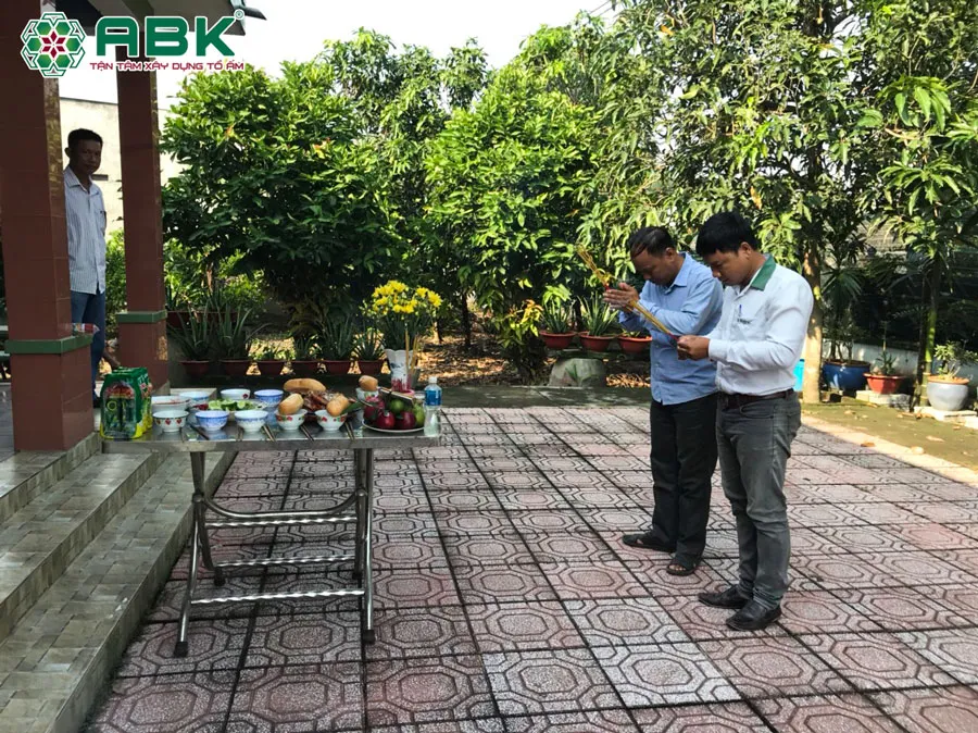 Chọn ngày tốt sửa cổng theo tuổi gia chủ