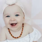 Vòng hổ phách cho bé