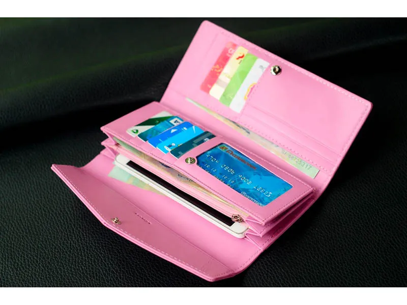 Ví màu hồng được phái nữ mệnh Hỏa ưa chuộng