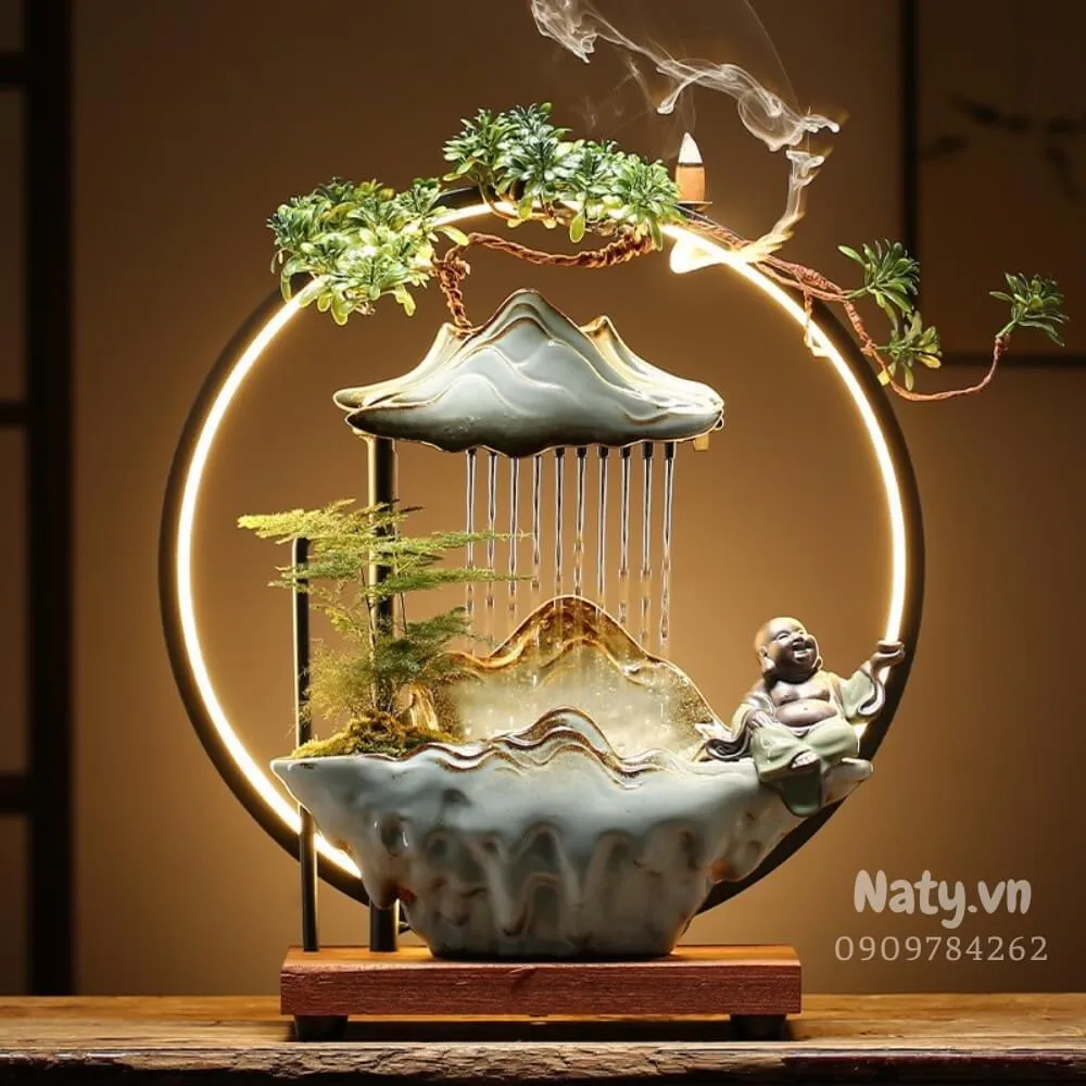 Hương trầm dịu ngọt, khói trầm huyền ảo kết hợp cùng tượng Phật Di Lặc luôn vui cười sẽ giúp xóa tan những giận dữ, căng thẳng