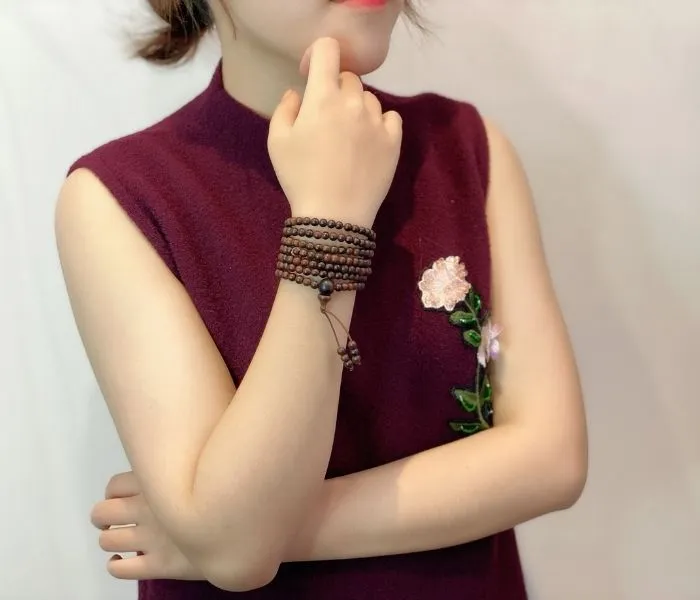 Ngày nay rất nhiều người ưa chuộng sản phẩm Vòng tay Trầm Hương vì nó đem lại nhiều giá trị đến người sử dụng.