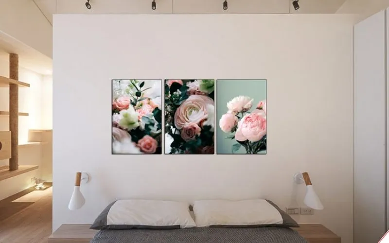 Trang trí phòng bằng tranh hoa có màu tương sinh mệnh thổ