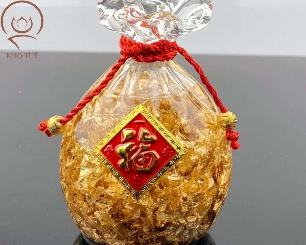 Túi tài lộc phong thủy màu vàng chất liệu đá ngọc hoàng long rực rỡ