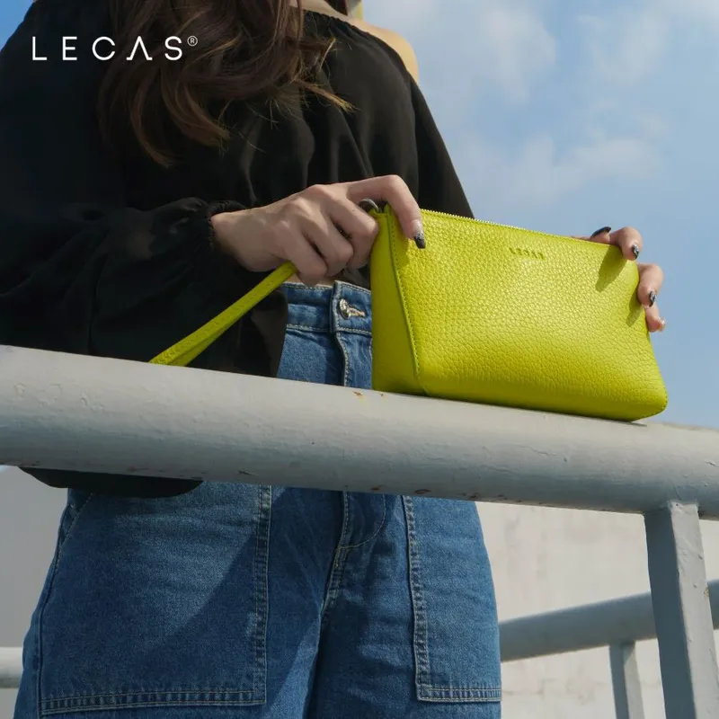 Alt: Túi hộp NEW FIT màu vàng trẻ trung chuẩn phong thủy hành Kim