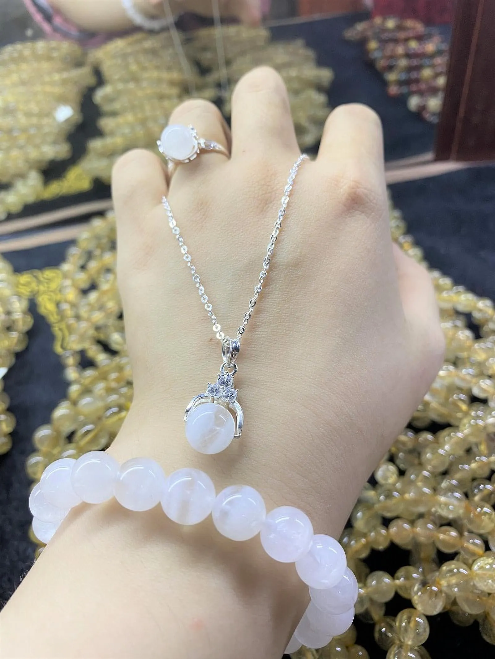 Trang sức thạch anh trắng