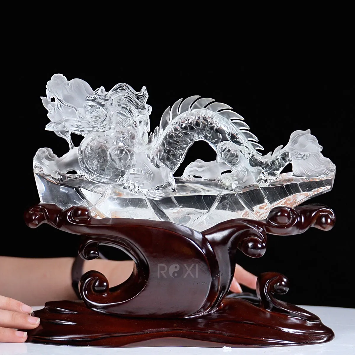 Tượng rồng đá thạch anh trắng tự nhiên