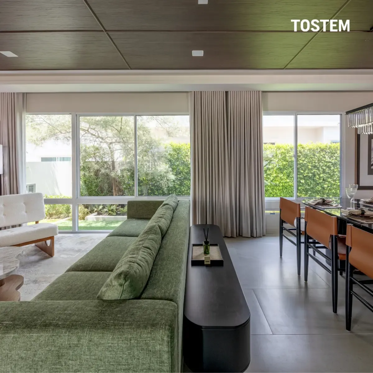 Xem Tuổi Hợp Hướng Nhà Chuẩn Phong Thủy Bát Trạch 2026 5 Cần ưu tiên hướng đón ánh sáng buổi sáng dịu nhẹ và tránh nắng gắt buổi chiều để duy trì dương khí trong nhà