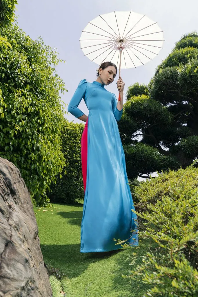 Phối đồ với váy xanh ngọc bích