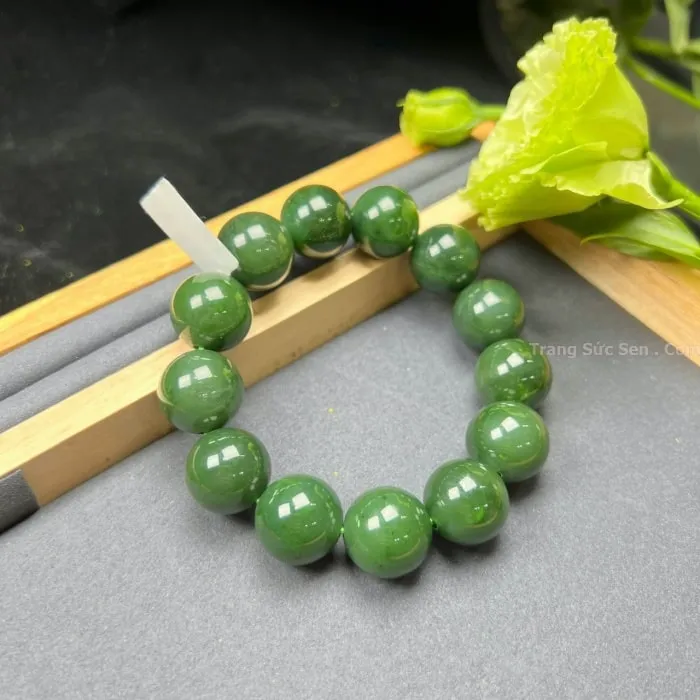 vòng đá ngọc bích