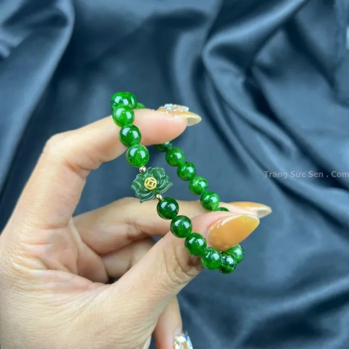 vòng thiết kế đá ngọc bích