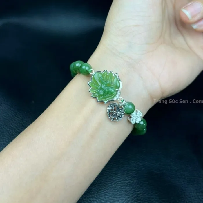 vòng thiết kế đá ngọc bích