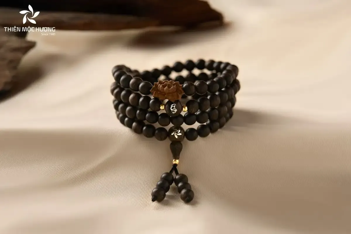 Vòng chuỗi đeo tay 108 hạt Kim Mộc Ngư trầm Việt Nam