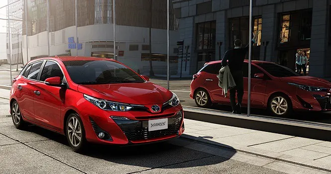 Xe ô tô màu đỏ là lựa chọn điển hình cho người mệnh Hỏa