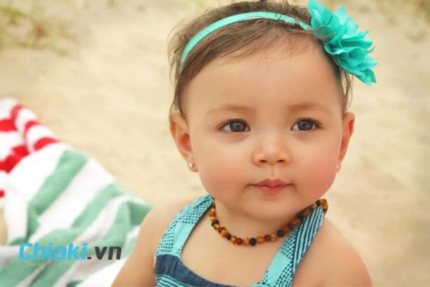 Ý nghĩa vòng hổ phách cho bé