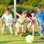 mo thay nhieu con nit danh so gi voi hinh anh nhieu tre con