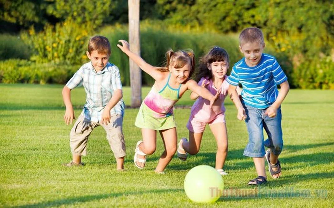 mo thay nhieu con nit danh so gi voi hinh anh nhieu tre con