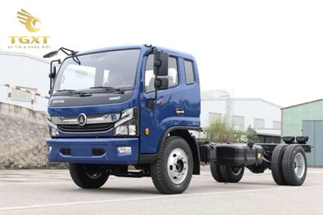 mơ thấy xe container bị lật hàng hóa đổ tung tóe